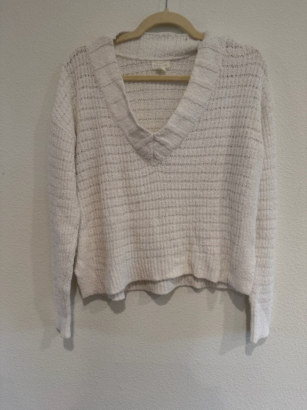 Caslon Cream V-Neck Lightweight Knit Sweater